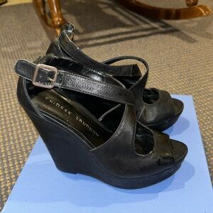 SIZE 6 black heels, brand Chinese Laundry